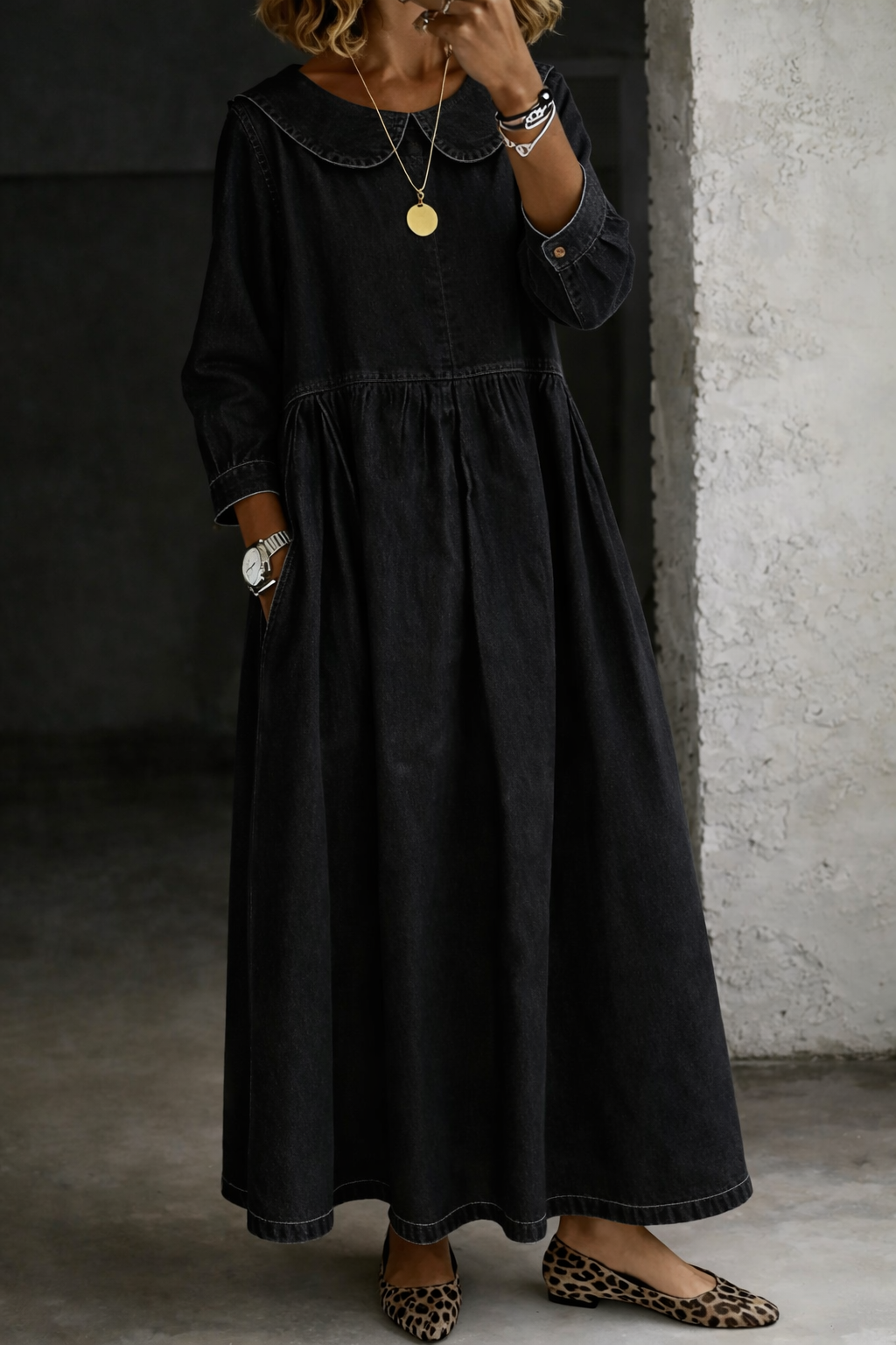 Leonor - Denim Dress Featuring a Charming Peter Pan Collar