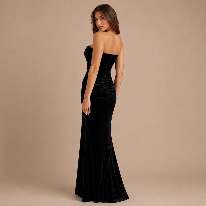 Teresa – Black Long Dress with Strategically Shaped Décolletage