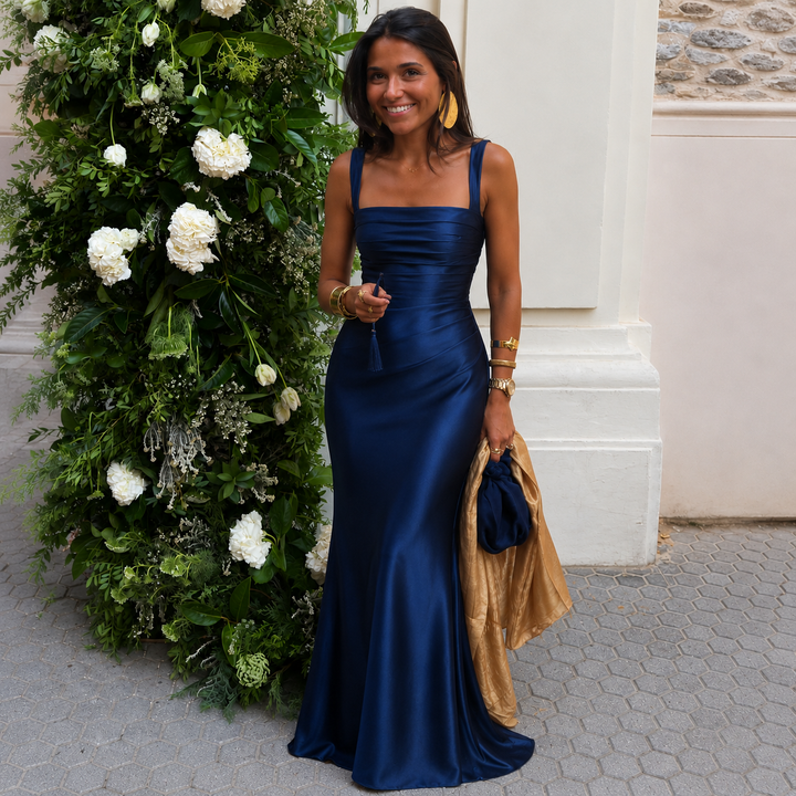 Elena - Long satin dress with wide straps and mermaid silhouette