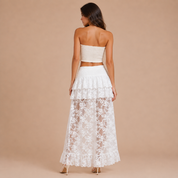 Alicia – Asymmetrical lace skirt with layers and a bohemian feel