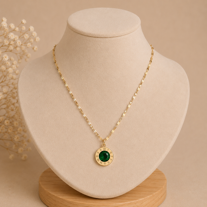 Emerald Necklace in Gold