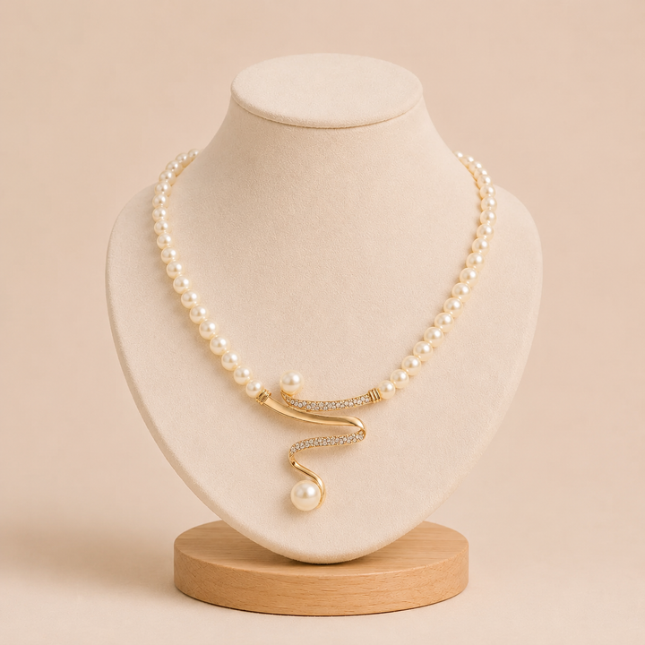 Gift set with natural beads: necklace and earrings