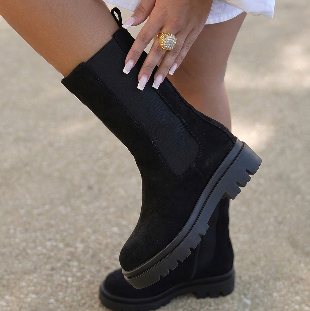 Side Zip Chelsea Boots
