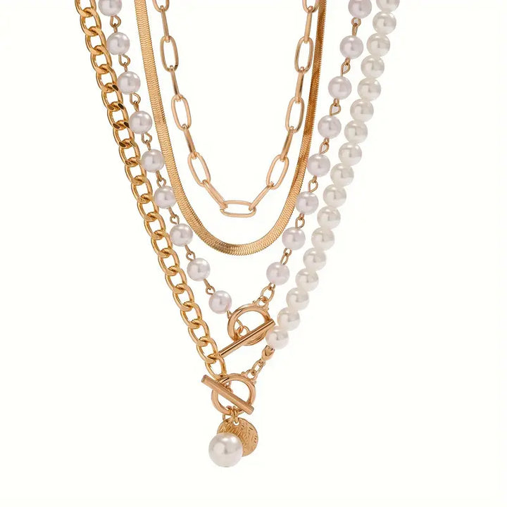 Vintage Necklace with Pearls and Gold Chain