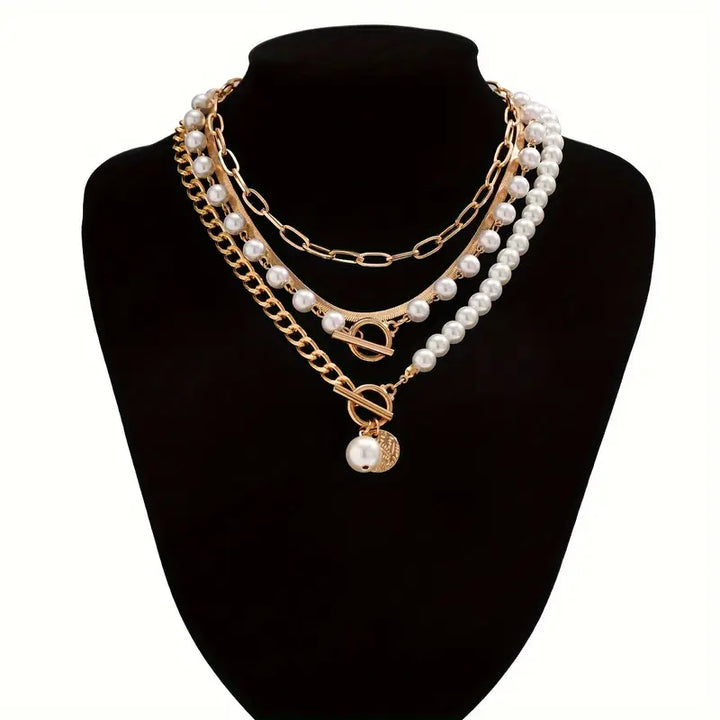Vintage Necklace with Pearls and Gold Chain