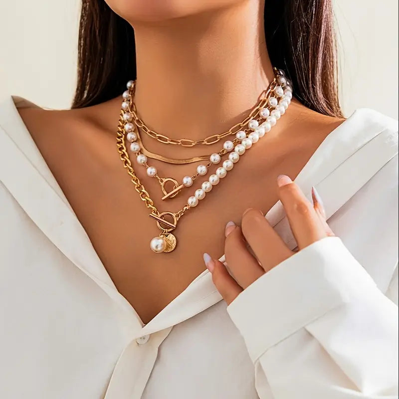 Vintage Necklace with Pearls and Gold Chain