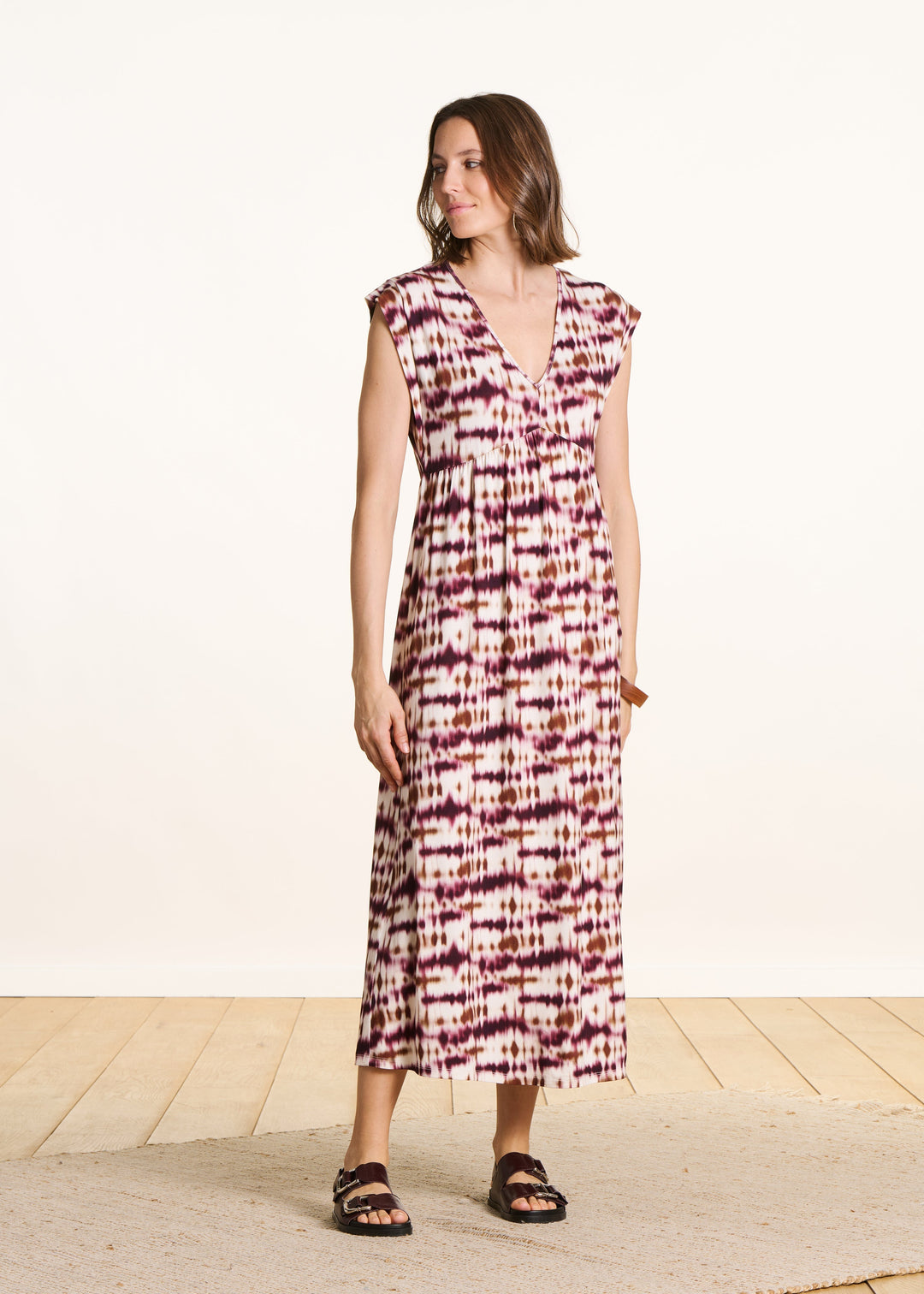 Beatriz | V-Neck Midi Dress in Tie-Dye
