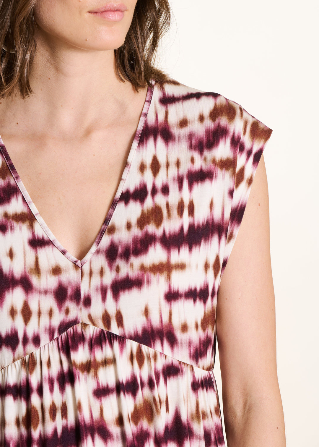 Beatriz | V-Neck Midi Dress in Tie-Dye