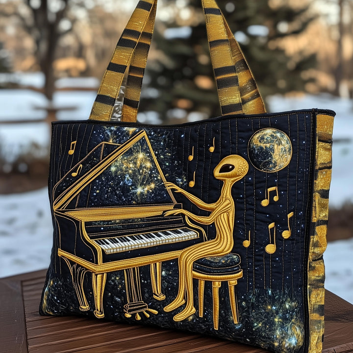 Quilted Bag with Foreign Pianist Design GFTONT3096
