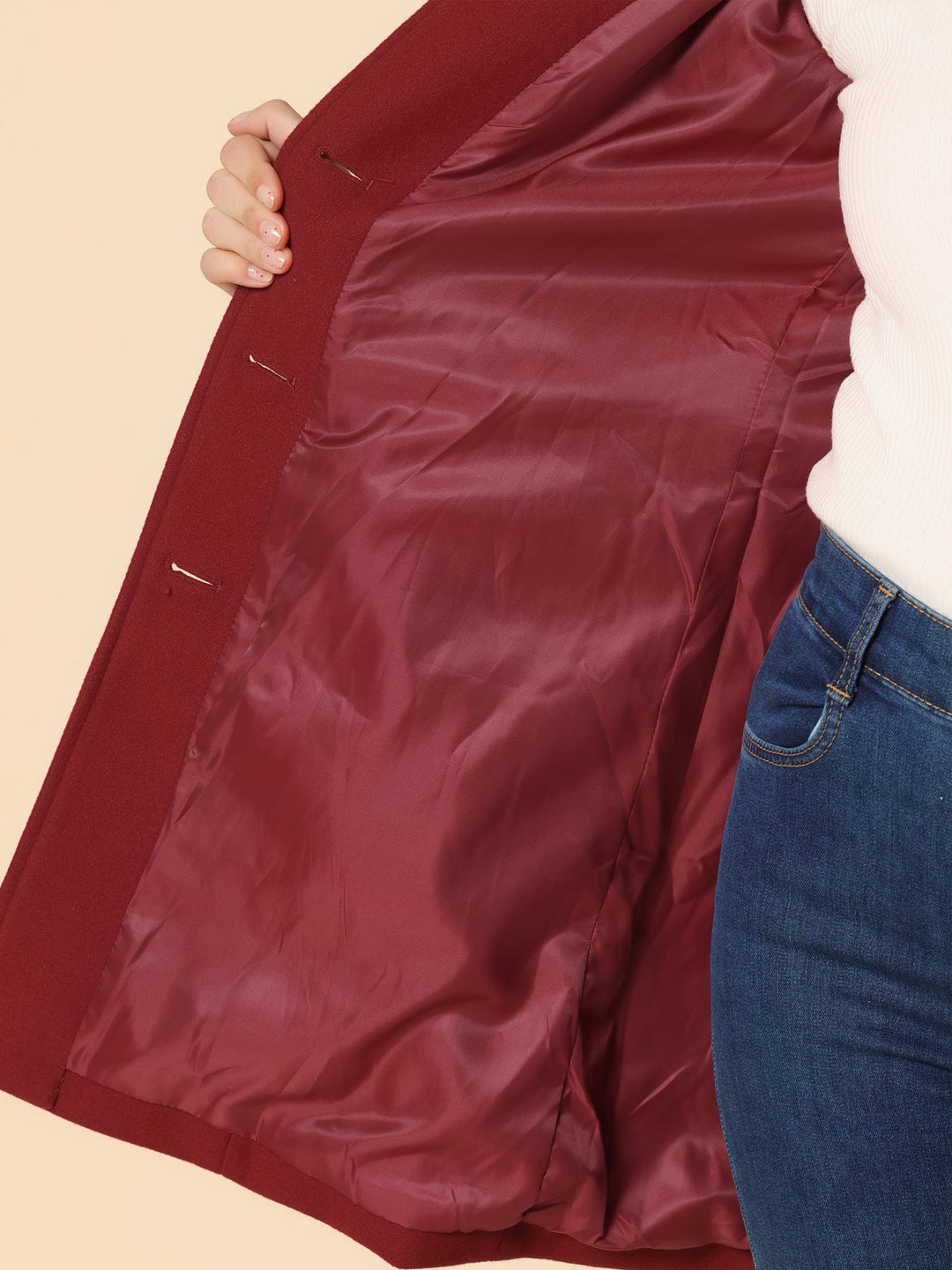 Stylish Women's Winter Trench Coat Featuring a Statement Button