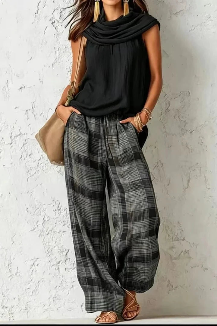 Relaxed Two-Piece Ensemble Featuring a Loose-Fitting Top and Wide-Leg Trousers