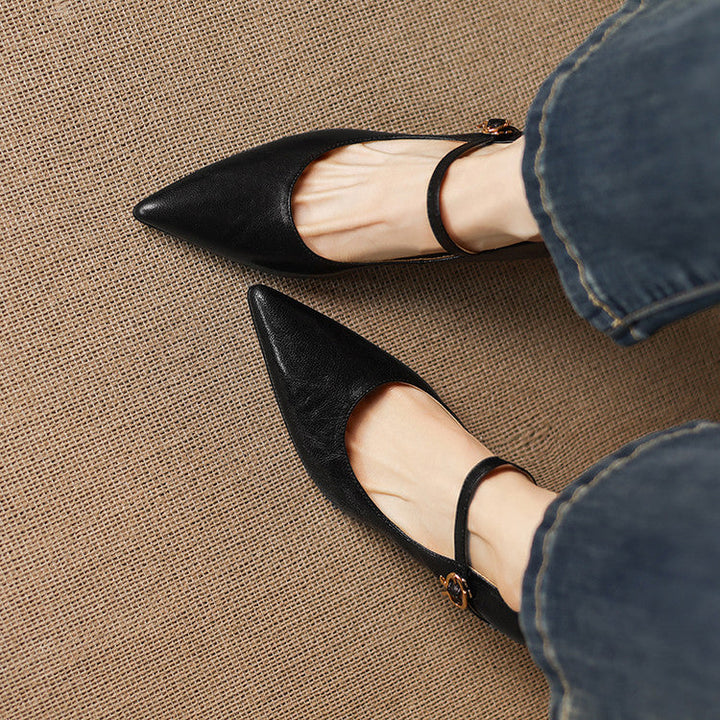 Genuine leather court shoes with elegant pointed toe