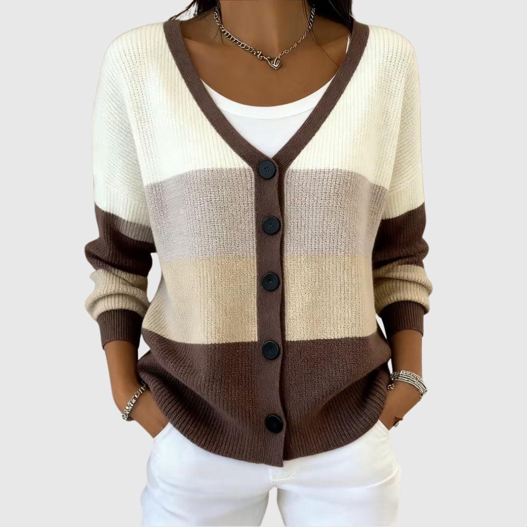 Johanna | Comfortable Knitted Scarf with Buttons