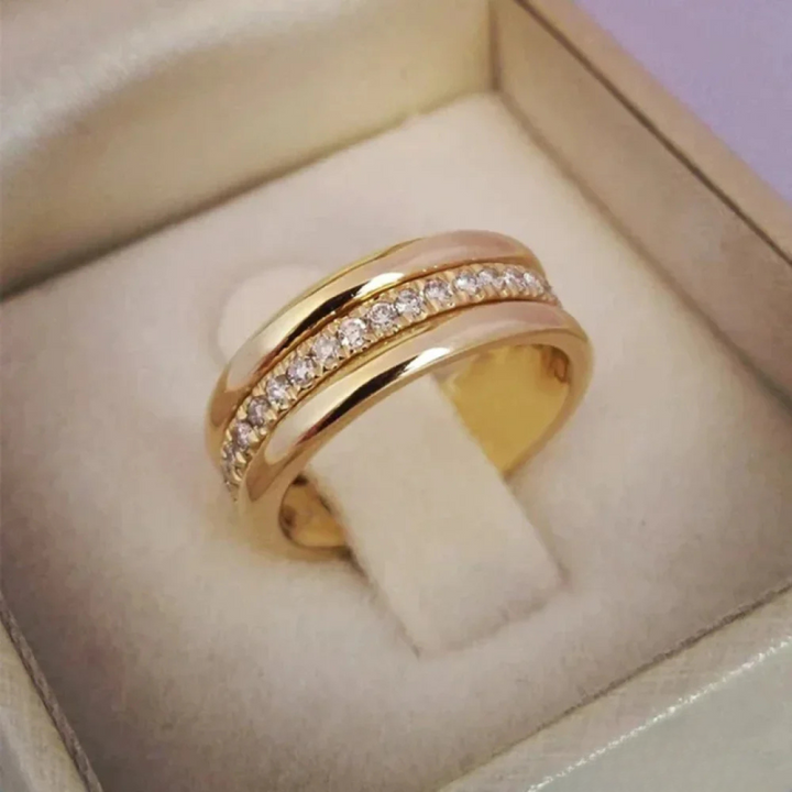 Magdalena - Elegant zircon ring with double inset decoration