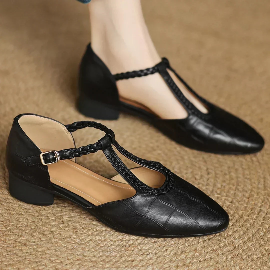Greta – Classic Leather T-Steg Shoes with Woven Details