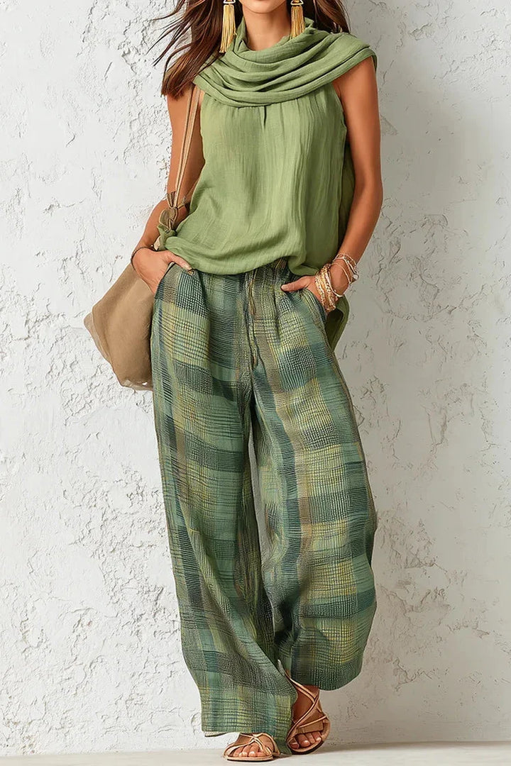 Relaxed Two-Piece Ensemble Featuring a Loose-Fitting Top and Wide-Leg Trousers