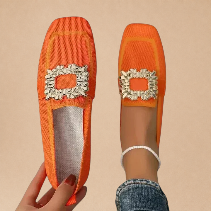 Sapatos ortopédicos Maylora da MARA CORK em malha laranja com fivela decorativa brilhante e biqueira quadrada