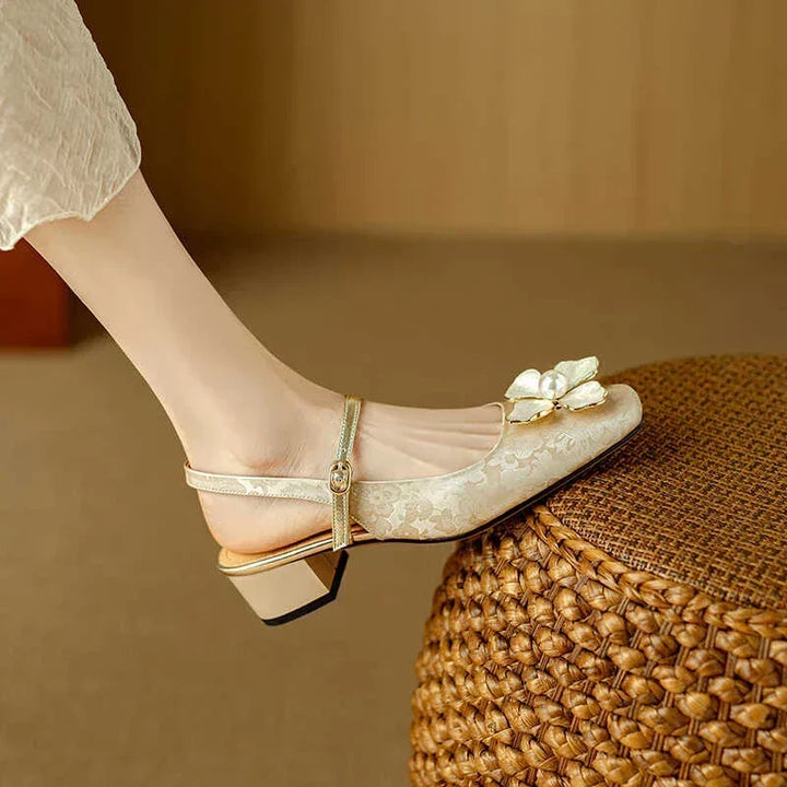Mathilde – Elegant women's shoes with a floral pattern