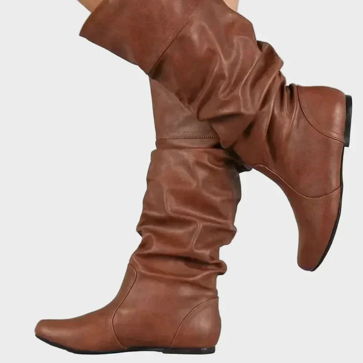 Vasia - Casual boots with low heel and pleats