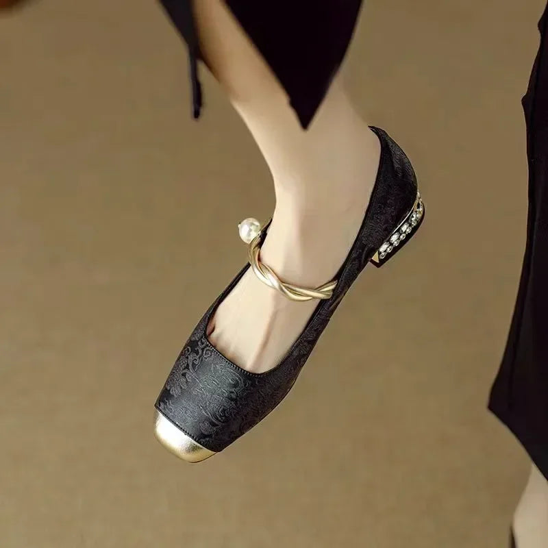 Frida – Classic Sandals with a Refined Design