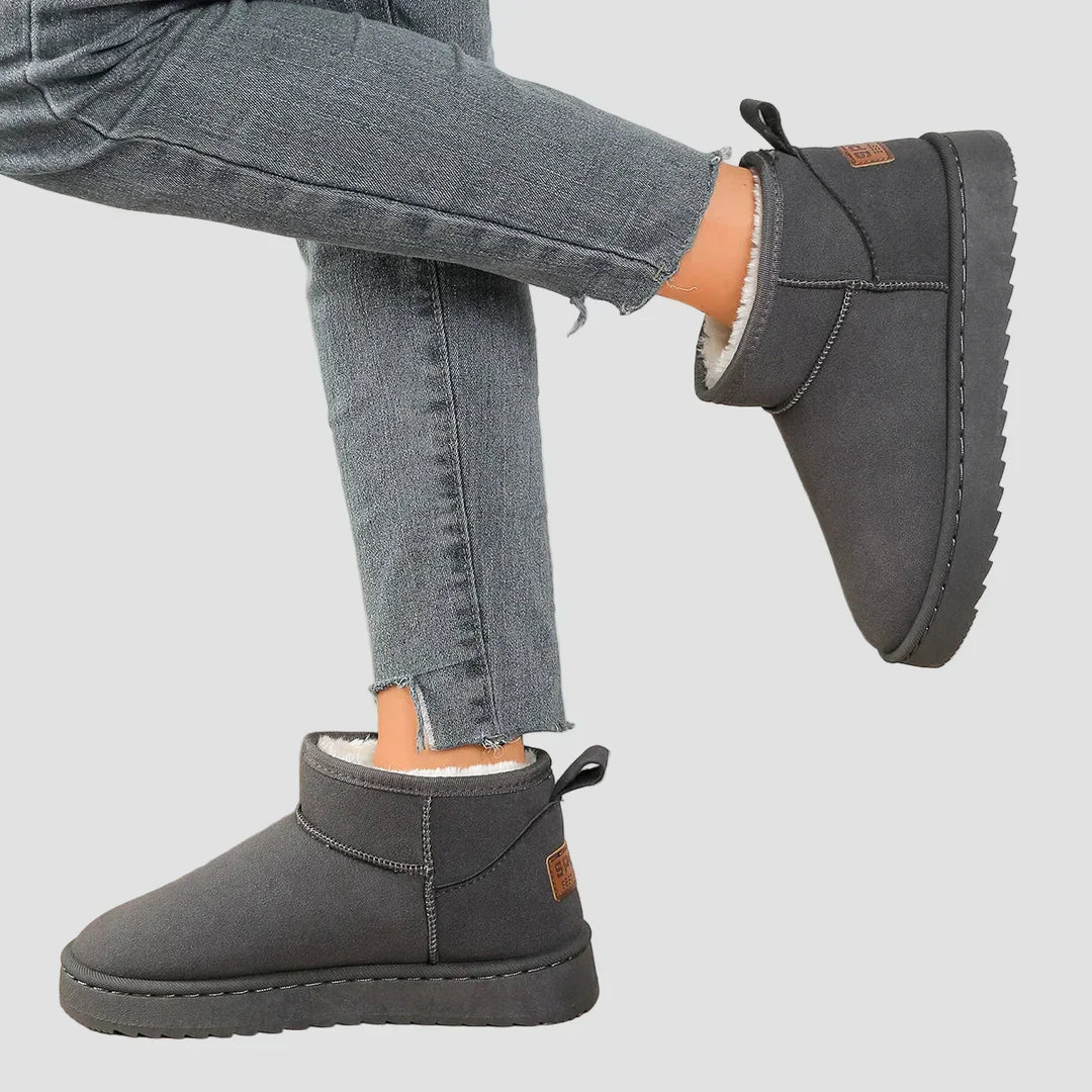 Chrysoúla - Classic Comfortable Boot with Velvety Lining