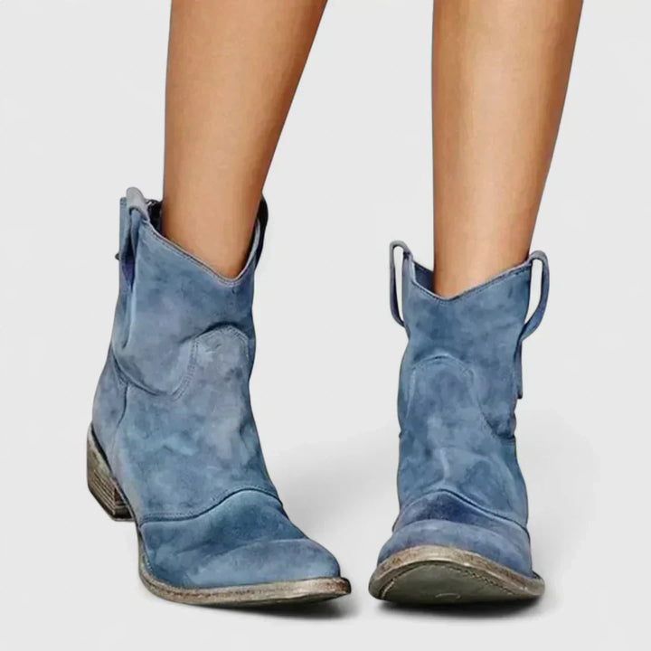 Freedom - Cowboy-style ankle boots in a retro line, with a sleek finish