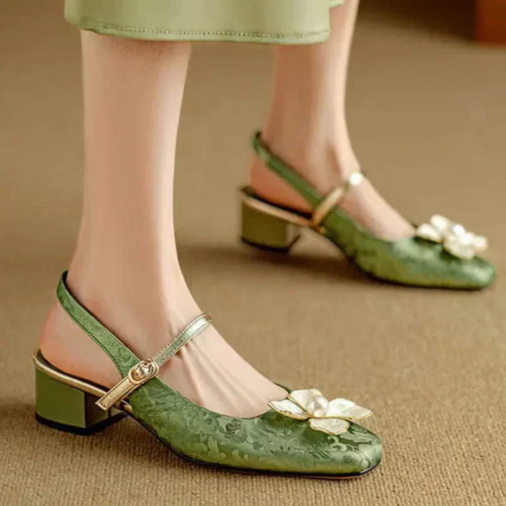 Mathilde – Elegant women's shoes with a floral pattern