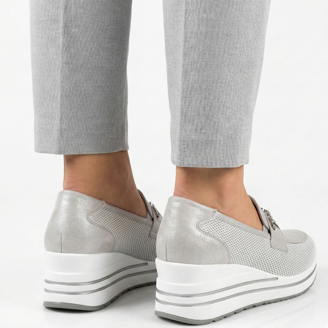 Comfort-Fit Anatomical Loafers with Supportive Heel