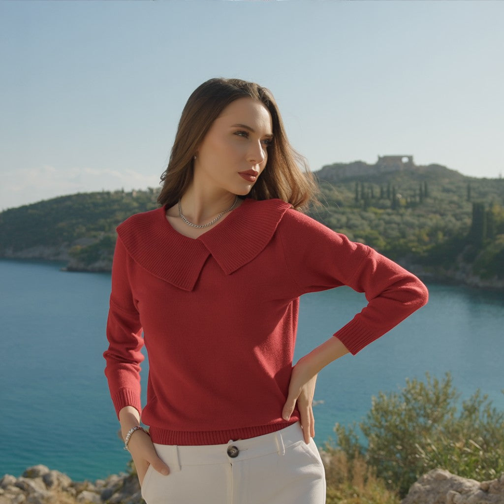 Nikoleta - Warm Sweater with Soft Collar
