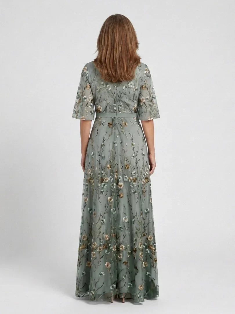 Danielána | Floral Embroidery Maxi Dress