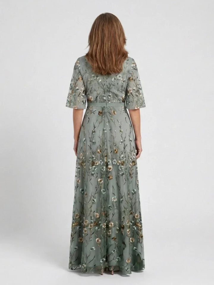 Danielána | Floral Embroidery Maxi Dress