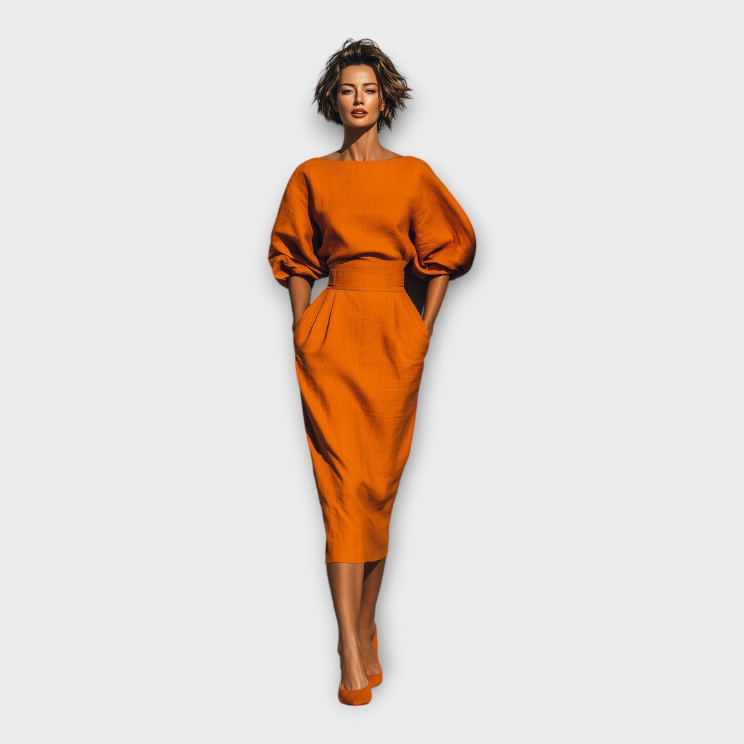 Sophisticated Dress with a Chic Design and Minimalist Appeal