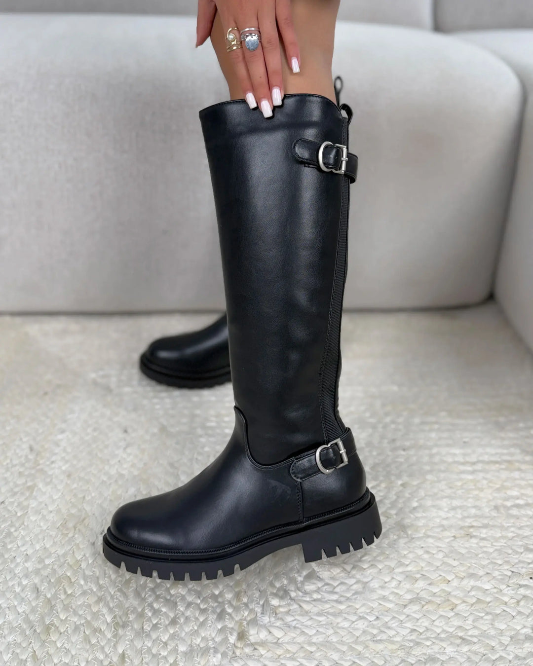 High-Design Elastic Boots with Dual Fastening