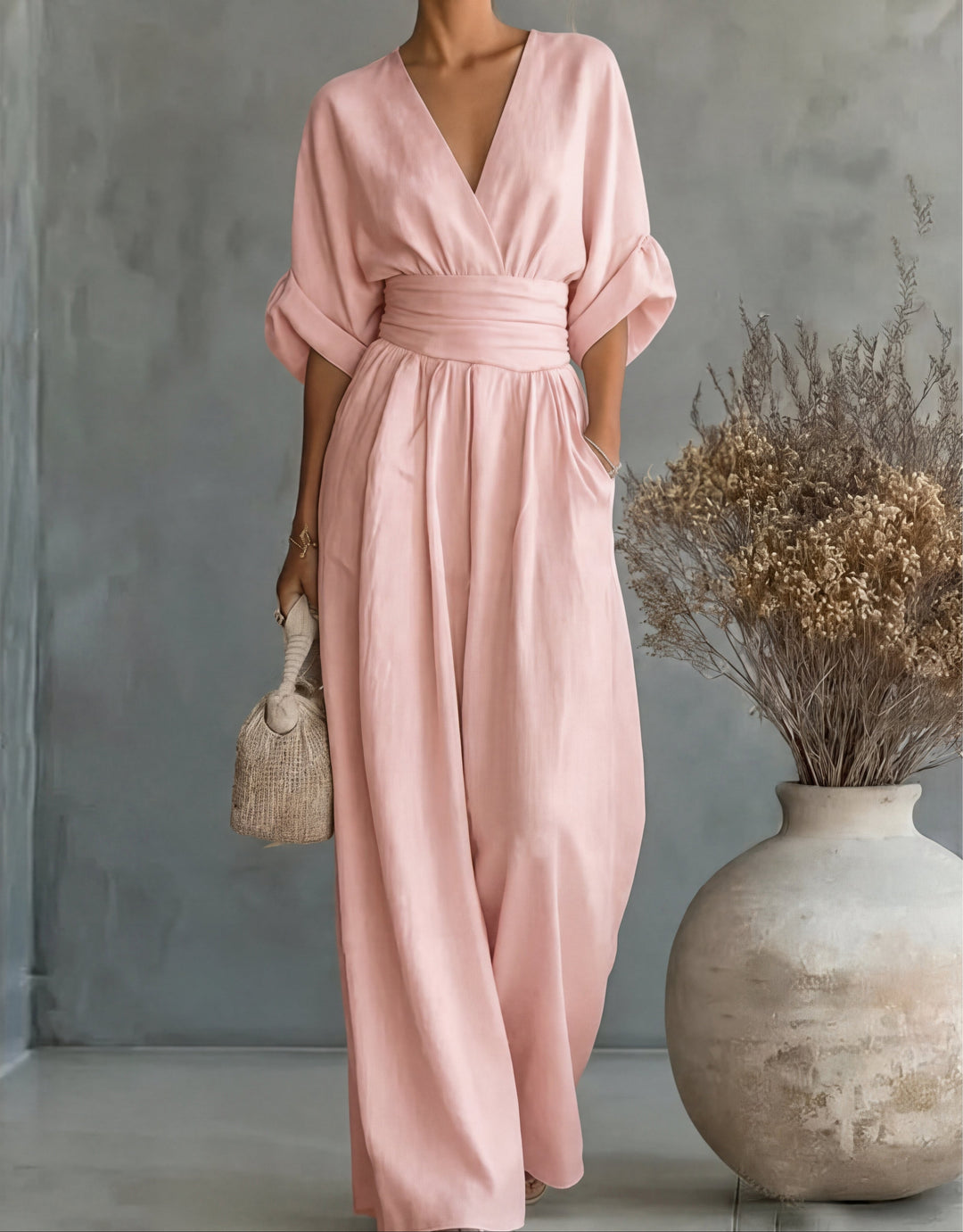 Daniella - Elegant top with V neckline and wide trousers