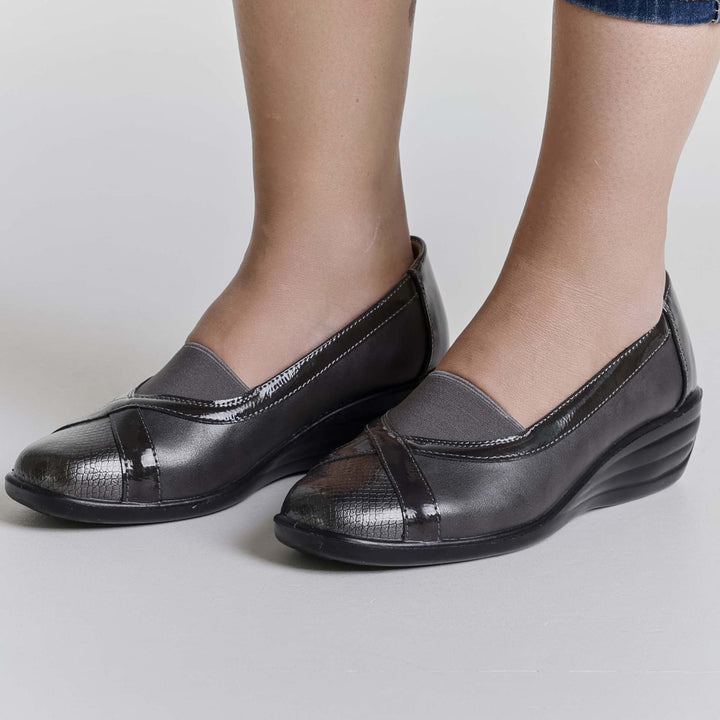 Daphne | Elevated Sole Moccasins