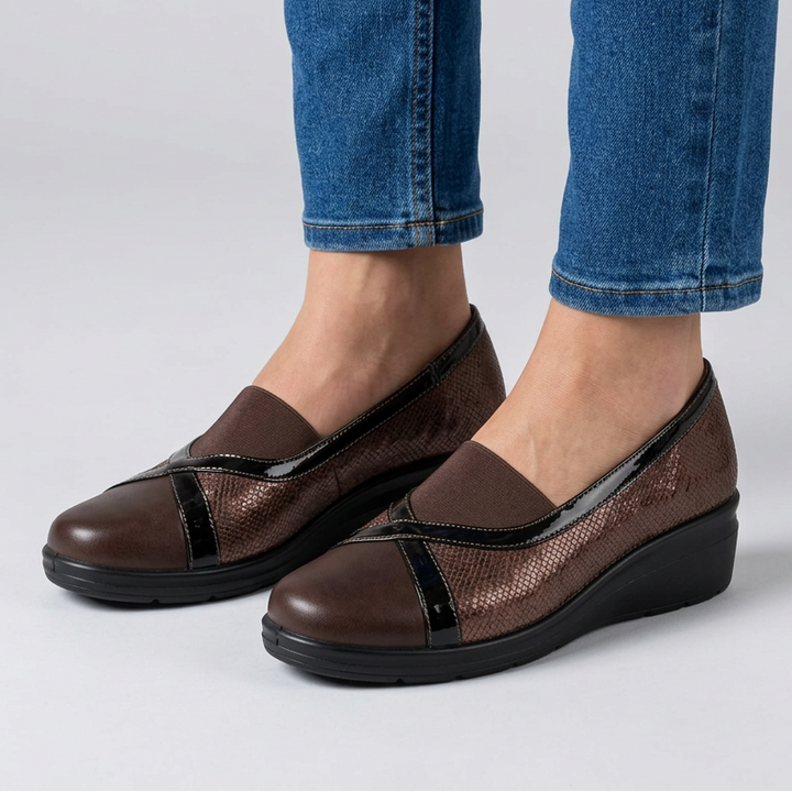 Elastic Band Moccasins with Glossy Accents
