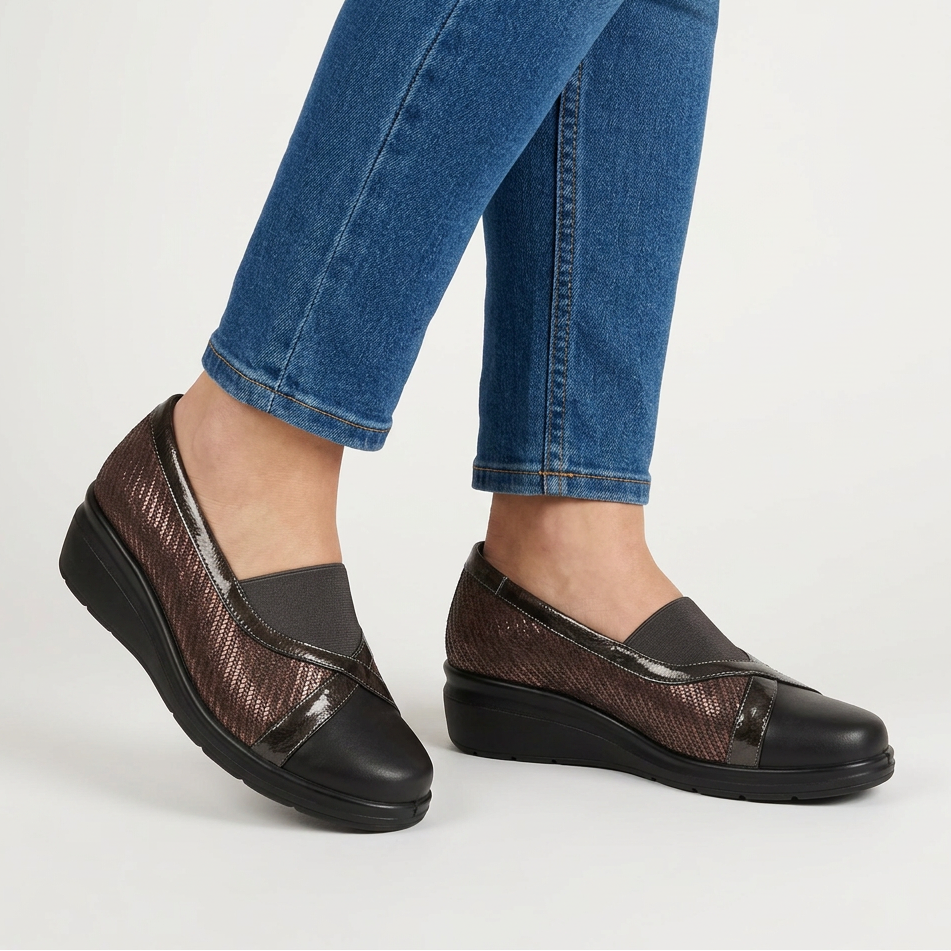 Elastic Band Moccasins with Glossy Accents