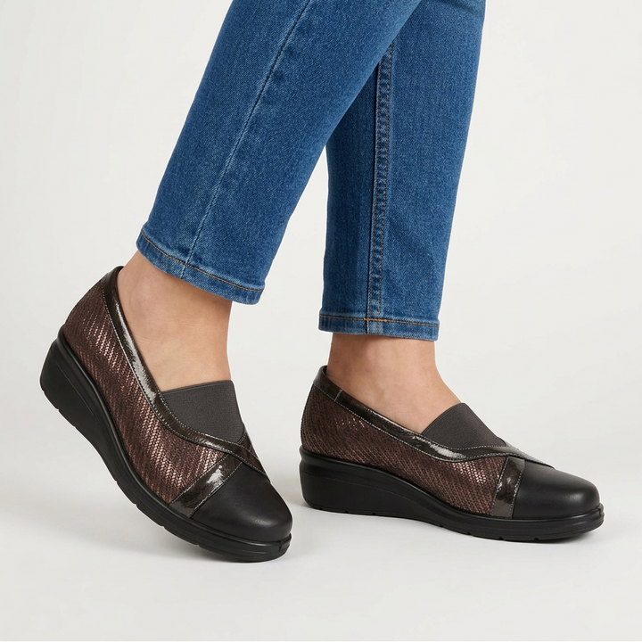 Elastic Band Moccasins with Glossy Accents