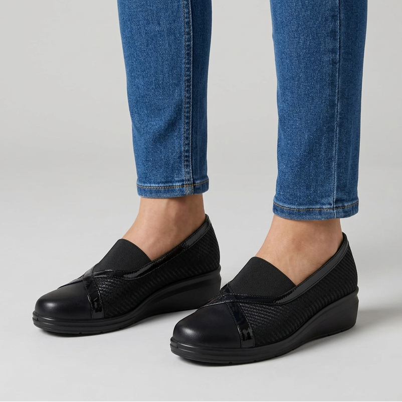 Elastic Band Moccasins with Glossy Accents