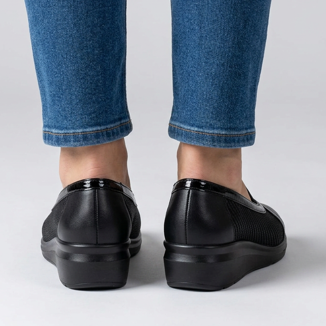 Elastic Band Moccasins with Glossy Accents