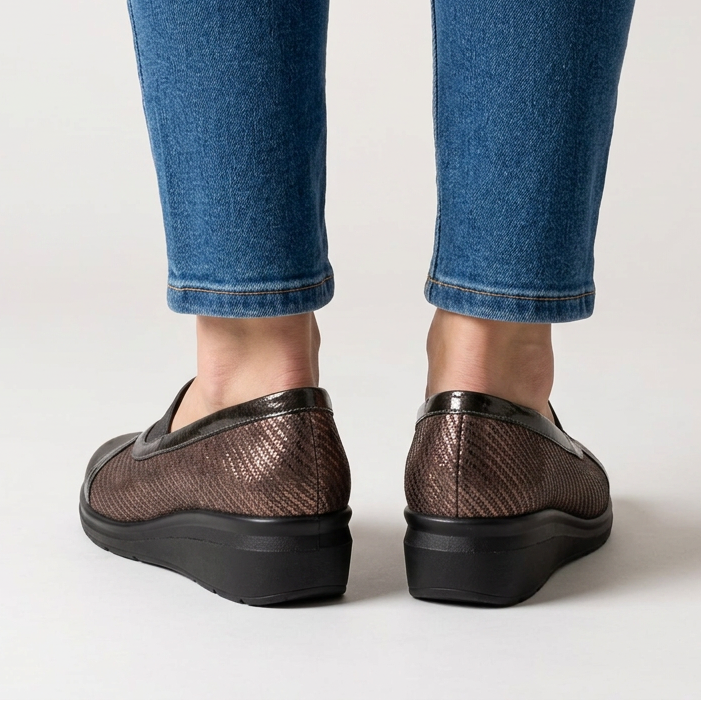 Elastic Band Moccasins with Glossy Accents