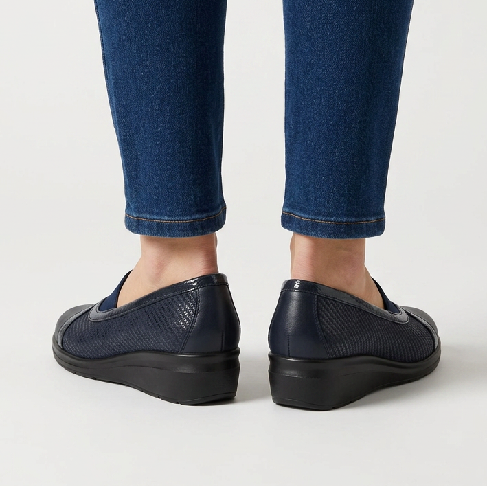 Elastic Band Moccasins with Glossy Accents