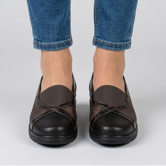 Elastic Band Moccasins with Glossy Accents