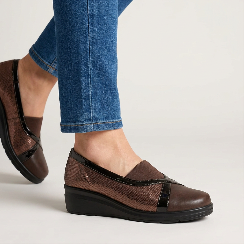 Elastic Band Moccasins with Glossy Accents