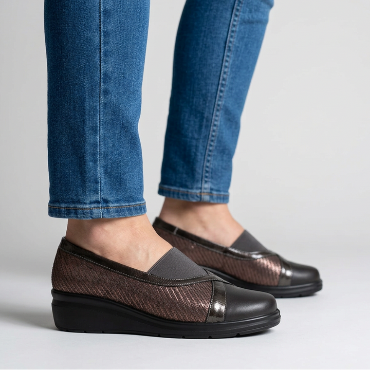 Elastic Band Moccasins with Glossy Accents