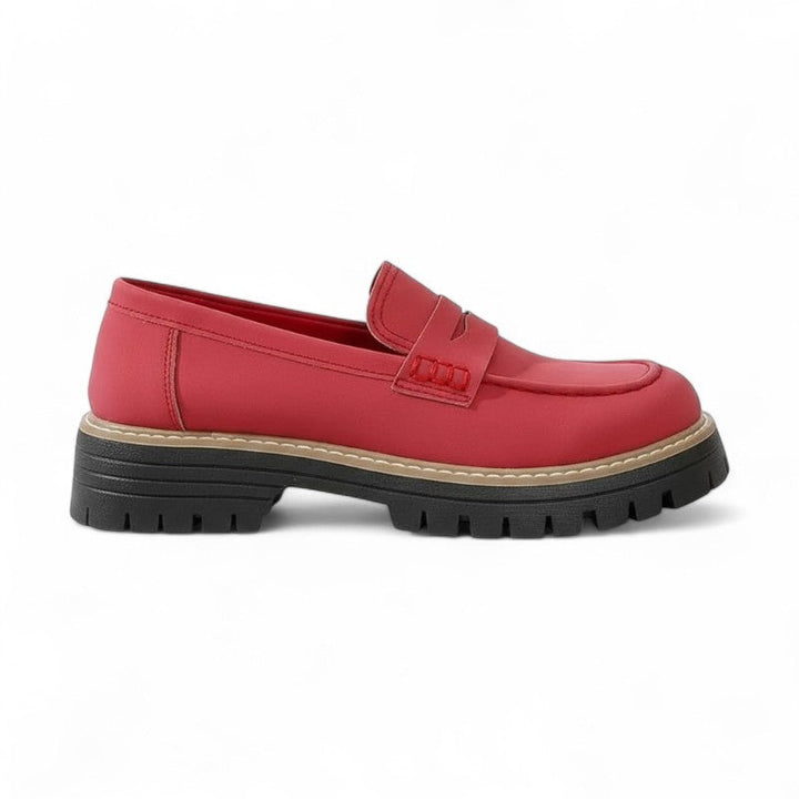 Chic Bicolour Loafers with a Stylish Design