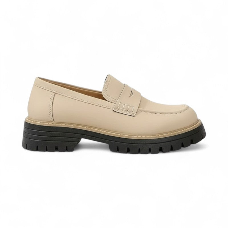 Chic Bicolour Loafers with a Stylish Design