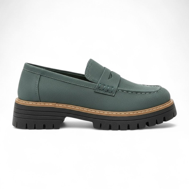 Chic Bicolour Loafers with a Stylish Design