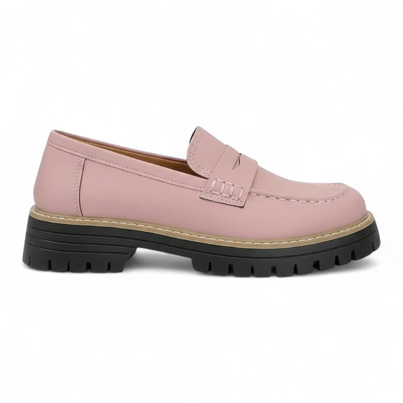 Chic Bicolour Loafers with a Stylish Design