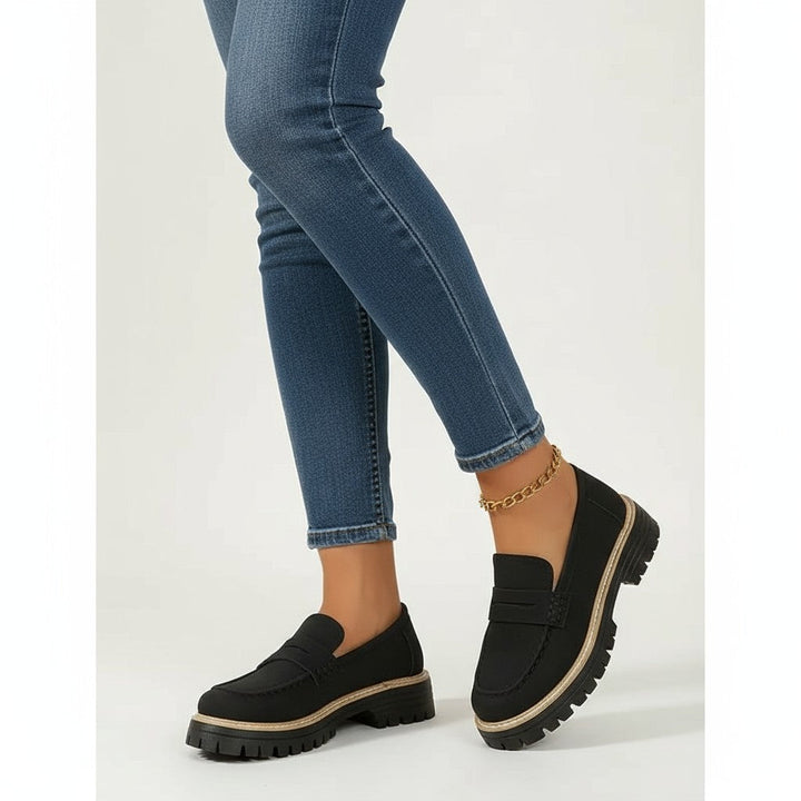 Chic Bicolour Loafers with a Stylish Design